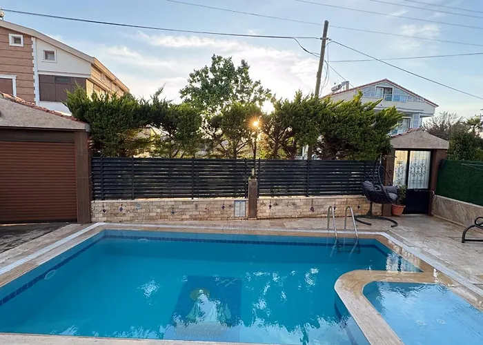 Havuz: Organic Oasis With Pool And Sea Views Villa