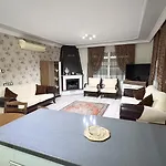 Vilă Havuz: Organic Oasis With Pool And Sea Views Didim