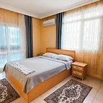 Havuz: Organic Oasis With Pool And Sea Views Vilă